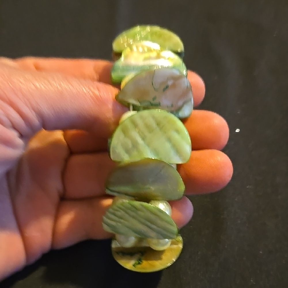 Green Shell Bracelet - image 1